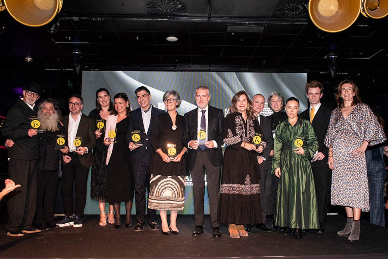 La Real Fábrica de Cristales recibe el Premio Fuera de Serie a la Artesanía en una noche histórica